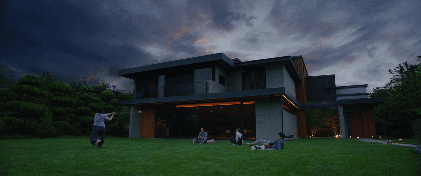 The Park family house and garden in Parasite